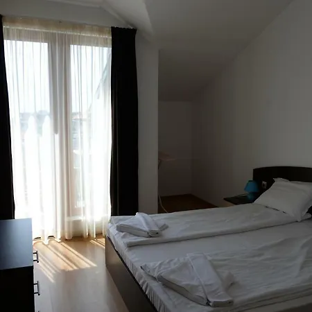 Private Triumph Apartment *